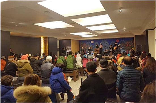 2월 큐레이터와 함께 하는 음악 데이트 음악 공연 모습