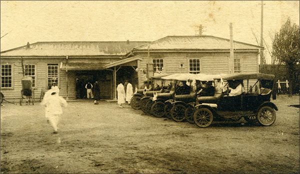 전시사진_1905년경 수원역 앞