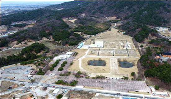 익산 미륵사터 전경