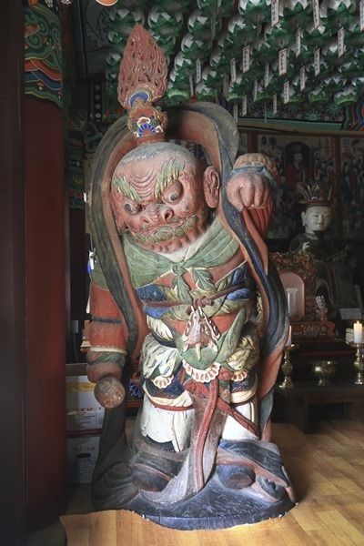 나한전내 인왕상