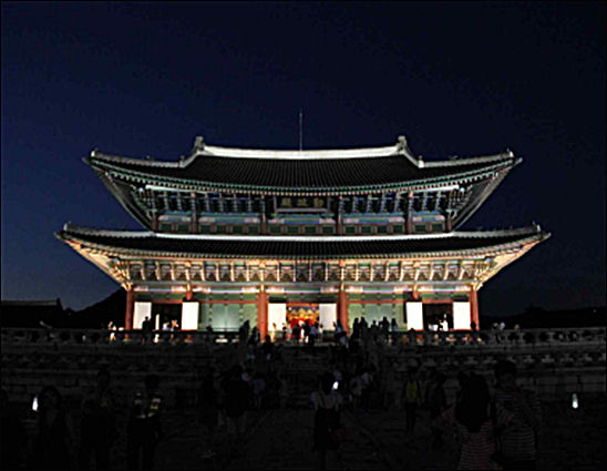 경복궁 근정전 야간 특별관람 현장