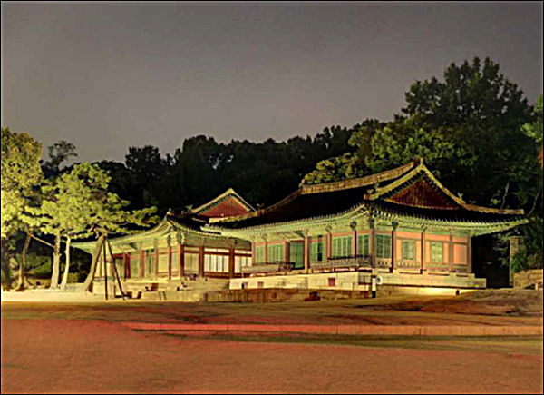 창경궁 양화당 야간 전경