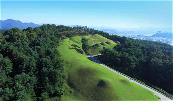 공주 송산리 고분군(사적 제13호)