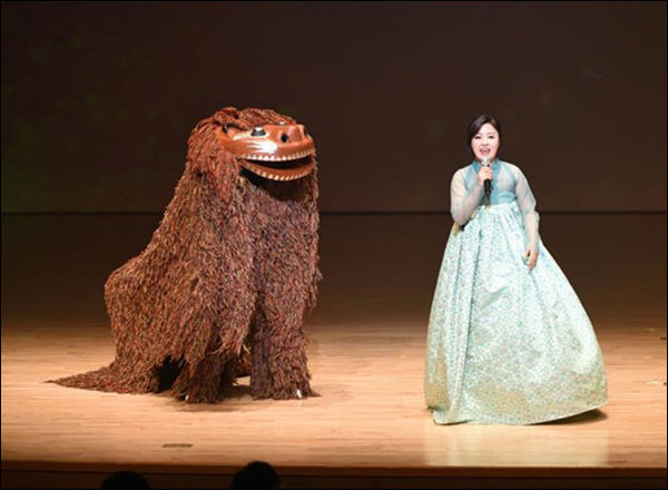 사회자 오정해와 수호사자