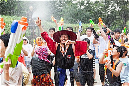 민속촌의 물축제 살수대첩