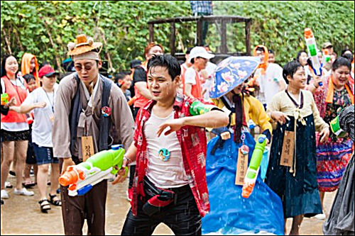 민속촌의 물축제 살수대첩