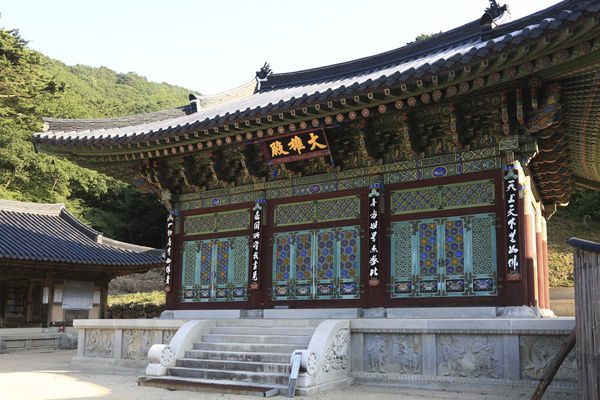 대웅전의 측면