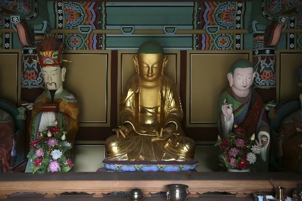 지장전내 지장보살과 도명존자 그리고 무독귀왕