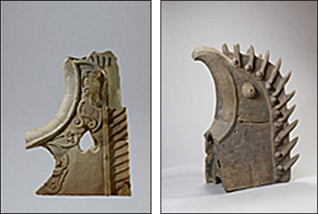 인용사(仁容寺)라고 전해오는 경주 인왕동 절터 치미(높이 99.8cm, 국립경주문화재연구소)-왼쪽 / 원주 법천사 치미(높이 120.0cm, 국립중원문화재연구소)