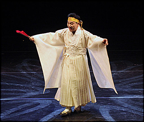 "배뱅이굿"을 부르는 서울특별시무형문화재 제41호 <송서ㆍ율창> 예능보유자 유창 명창