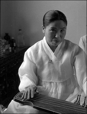 김소희(1966), 로버트 가피아스