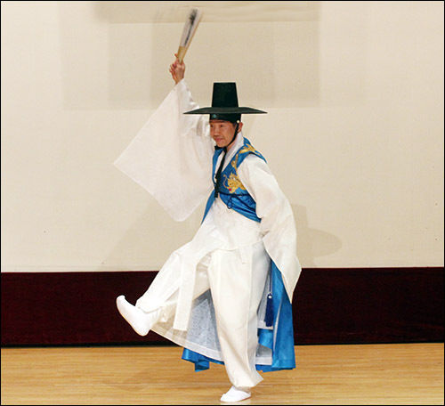 이영훈 명무의 한량무(閑良舞)