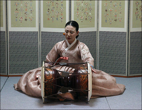 서도 좌창 '제전''을 부르는 유지숙 명창
