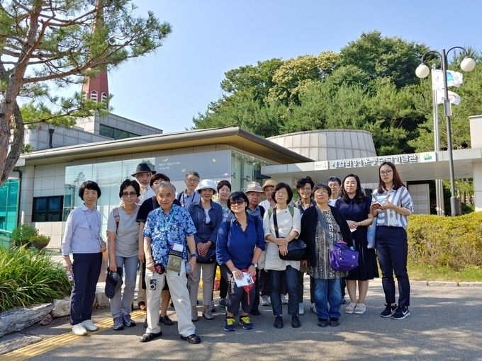 일본 고려박물관 회원들은 2019년 3.1독립운동 100주년 전시 자료 준비차 지난 6월 18일부터 3박4일간 한국을 방문했다. 사진은 제암리 교회 전시관 방문 때 모습