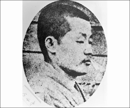 밀양경찰서에 폭탄을 던진 최수봉 의사(국기보훈처 제공)