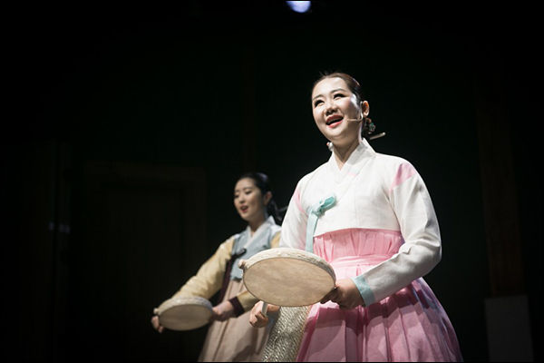 ‘앞산타령’을 경쾌하게 들려주는 류지선