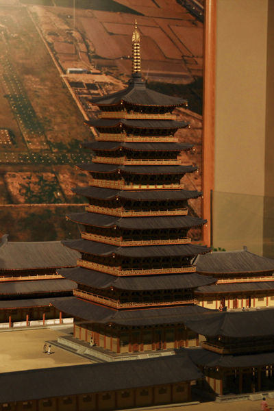 국립경주박물관내 구층목탑 모형