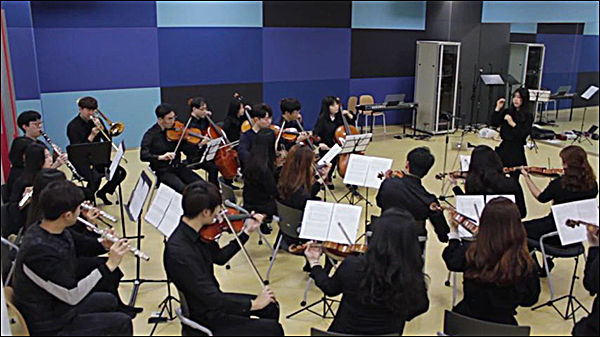 삼성전자 나노필하모닉 오케스트라와 음악 전공자, 듀오에스 김다솜의 지휘