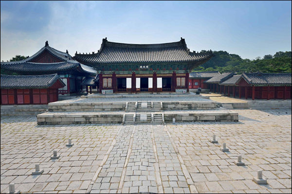 국보 제226호 창경궁 명정전 전경