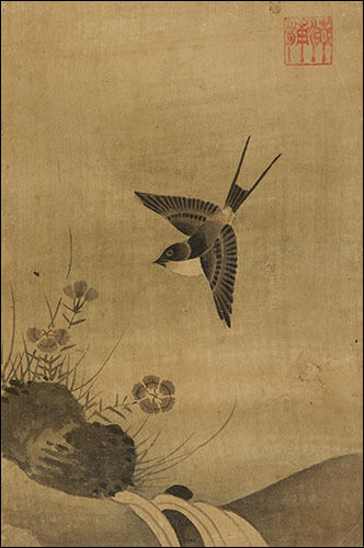 전(傳) 김식,《꽃과 새》중 <패랭이꽃과 제비>, 조선, 17세기, 비단에 먹, ⓐ국립중앙박물관