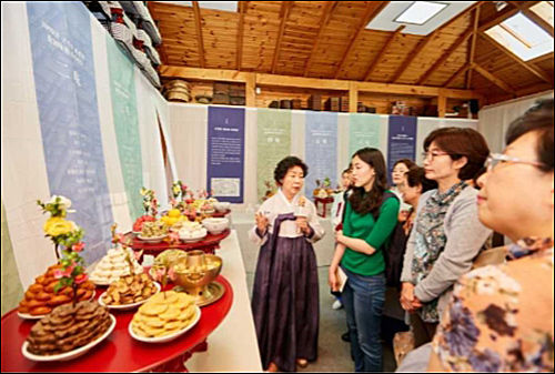국가무형문화재 제38호 조선왕조궁중음식을 선보이는 한복려 보유자