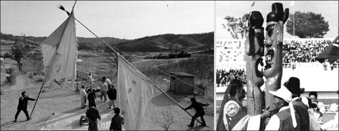 ‘농기합례(農旗合禮)’, 한 해에 단 한번 '농기(神農遺業)‘를 서로 맞대고 '기세배(旗歲拜)’를 하는 모습(1980년 무렵의 공주시청 사진 자료)- 왼쪽 / 1984 부터 ‘농기합례’가 엉뚱하게 ‘장승합궁(長栍合宮)’으로 패러디되어 왜곡되고 변질되었다.