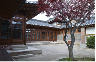 안 채(공연장소)