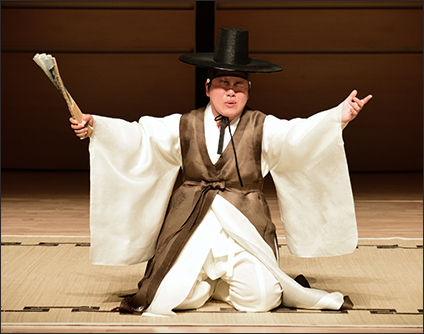 제39회 온 나라 국악 경연대회 대상경연에서 대통령상을 받은 이승훈 씨가 경연하는 모습