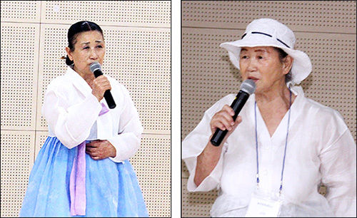 축하공연을 하는 송옥자 문경새재아리랑보존회 회장(왼쪽)과 시낭송을 하는 이성남 시인