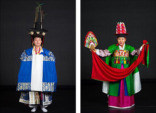 이영희, 국가무형문화재 제104호 서울새남굿 이수자(왼쪽) / 이용녀, 국가무형문화재 제90호 황해도평산소놀음굿 이수자