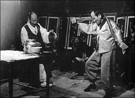 고 조한춘 전 보유자(오른쪽, 1919~1995)- 국가무형문화재 제98호 경기도도당굿