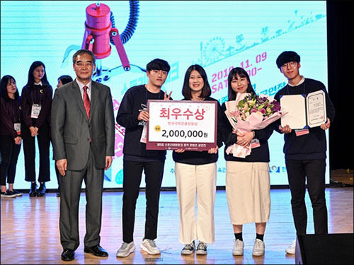 최우수상을 받은 다산관 유생들팀의 <조선궁궐 신입생활>