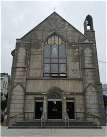 등록문화재 제764호 목포 경동성당 앞면