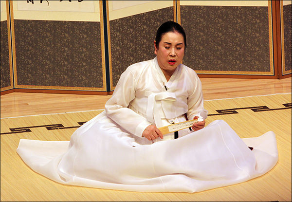 혼신을 다해 소리하는 고향임 명창