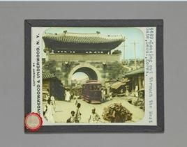 돈의문을 지나는 전차, 1915년 이전, 서울역사박물관