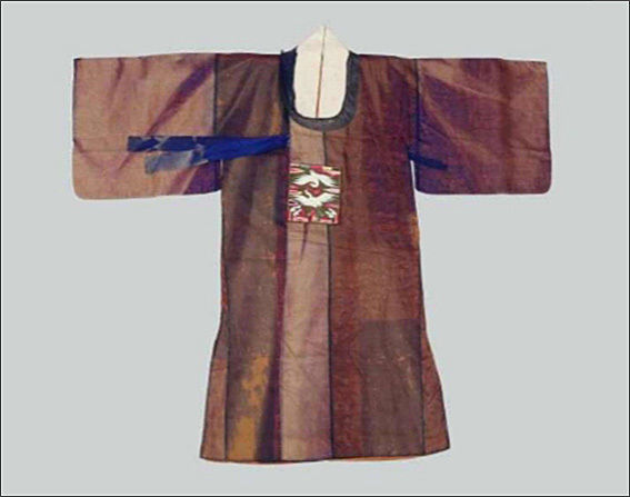 독일 상트 오틸리엔수도원 선교박물관에서 돌아온 <혼례용 단령> 앞면 (사진제공 : 국외소재문화재재단, 국립민속박물관)