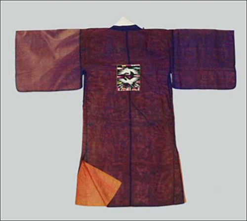 독일 상트 오틸리엔수도원 선교박물관에서 돌아온 <혼례용 단령> 뒷면(사진제공 : 국외소재문화재재단, 국립민속박물관)
