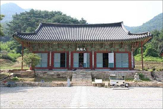 안동 봉황사 대웅전(정면)
