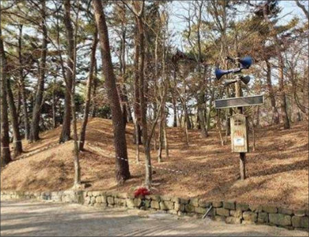 서문터 남동쪽 성벽 근경2(백색 점선 아래지점: 성벽 토루 정상부)