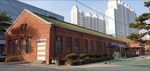 국가등록문화재 제779호「김천고등학교 구 과학관」