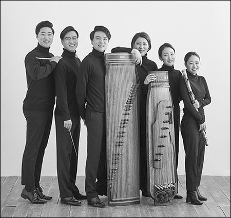 청춘청어람 / 이근재(피리)ㆍ박상후(지휘)ㆍ윤현지(지휘)ㆍ문세미(가야금)ㆍ김슬지(아쟁)ㆍ박수현(대금) - 왼쪽부터