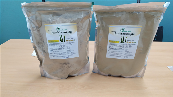 인터넷 쇼핑몰에서 직접 구매한 시서스 분말 제품<br>
(제조사:아유르베다, Ayurveda shree asthishrunkala powder)