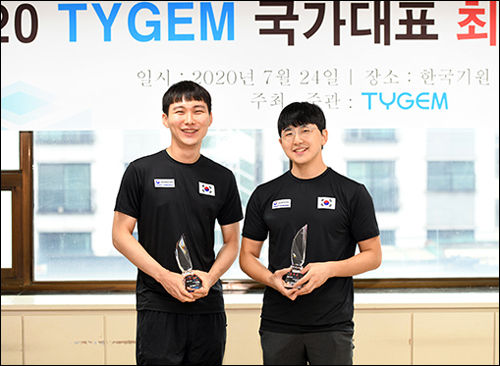 국가대표 최강리그 우승 박정환 9단(왼쪽), 준우승 김지석 9단