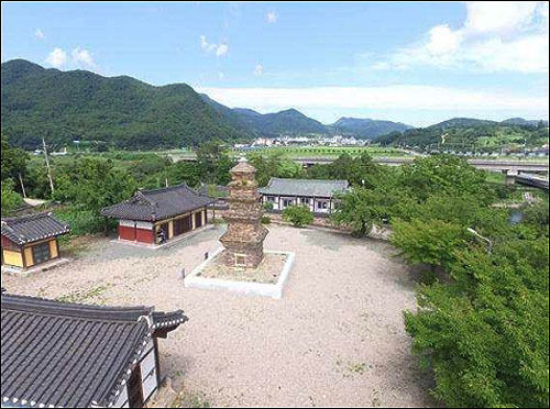 보물 제2069호 ‘영양 현리 오층모전석탑(英陽 縣里 五層模塼石塔)’