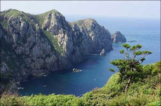 「신안 가거도 섬등반도(新安 可居島 섬등半島)」- 기암절벽과 해식애