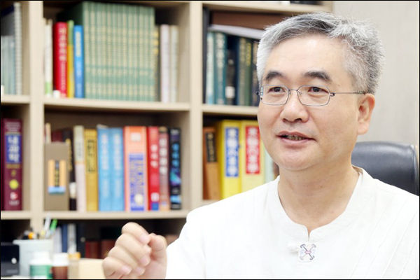 비염에 관해 적절한 조언을 하고 치료해주는 유용우 한의사