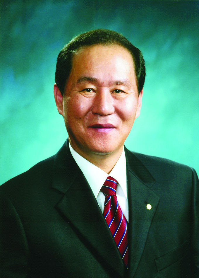 문화훈장을 받는 (주)대원문화사의 조정석 대표이사