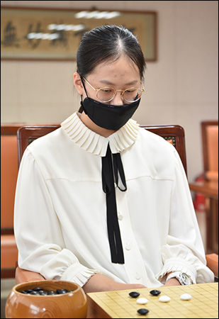 오청원배 태극마크 단 김은지 초단