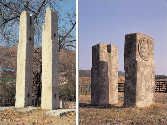 안양 중초사터 당간지주(보물 제4호) - 왼쪽, 경주 보문사터 당간지주(보물 제910호)