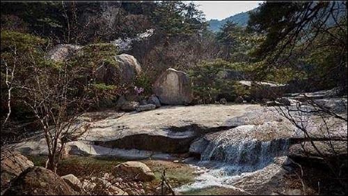 <문경 봉암사 마애미륵여래좌상과 백운대 계곡>